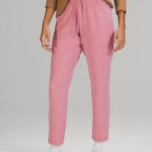 Lululemon On the Fly 7/8 Pant Woven, size 4